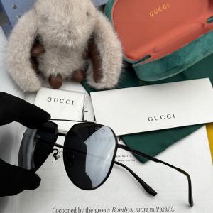 Gucci Sunglasses VC31801 – Luxury Fashion Shades in Elegant Colour Variations