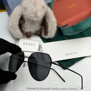 Gucci Sunglasses VC11809 – Luxury Fashion Shades in Elegant Colour Variations
