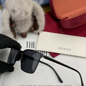 Gucci Sunglasses VC2980 – Luxury Fashion Shades in Elegant Colour Variations